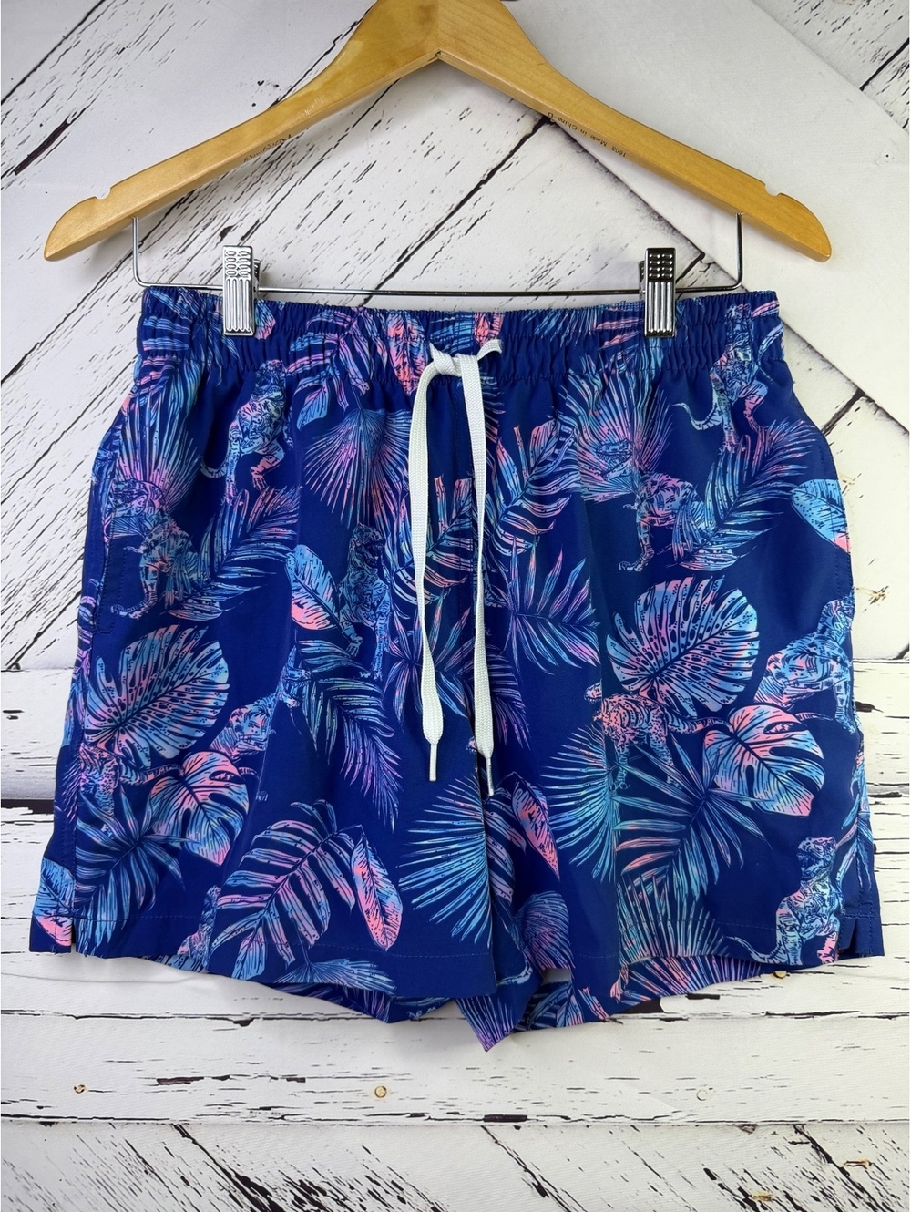Chubbies The Prehistoric Blues Classic Swim Dinosaur Trunks Men’s Medium 5.5”